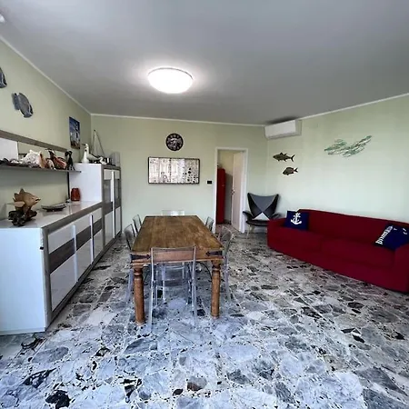 Lido Di Jesolo, Lovely And Sea View Flat شقة *
