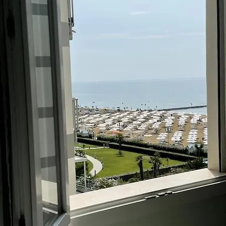 Lido Di Jesolo, Lovely And Sea View Flat شقة *