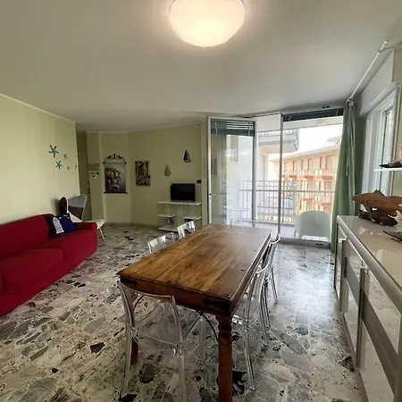 Lido Di Jesolo, Lovely And Sea View Flat شقة ليدو دي يسولو