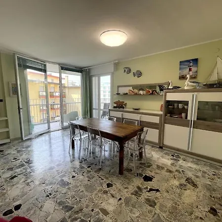 Lido Di Jesolo, Lovely And Sea View Flat شقة *