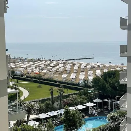 شقة Lido Di Jesolo, Lovely And Sea View Flat ليدو دي يسولو